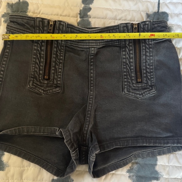 Free People Stylish Gray Women's Shorts - Picture 7 of 9